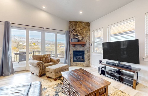 Sweetwater House | 281 m² House ∙ 4 bedrooms ∙ 19 guests