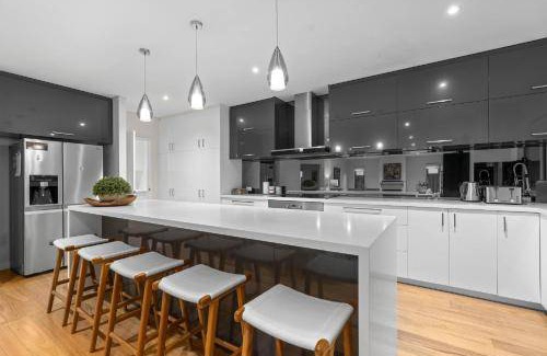 Karrinyup House | 283 m² House ∙ 4 bedrooms ∙ 8 guests