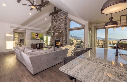 Star Valley Ranch House | 284 m² House ∙ 5 bedrooms ∙ 12 guests