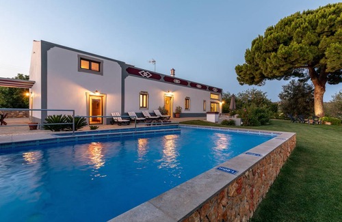 Loule House | 285 m² Finca ∙ 9 bedrooms ∙ 17 guests