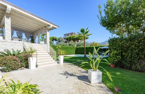 Querceta Villa | 285 m² Villa ∙ 5 bedrooms ∙ 10 guests
