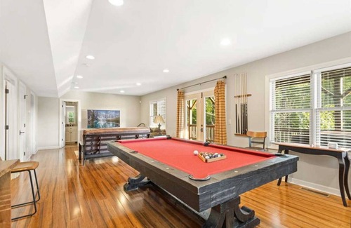 Boone Cabin | 286 m² Cabin ∙ 3 bedrooms ∙ 12 guests