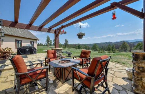 Florissant House | 287 m² House ∙ 4 bedrooms ∙ 13 guests