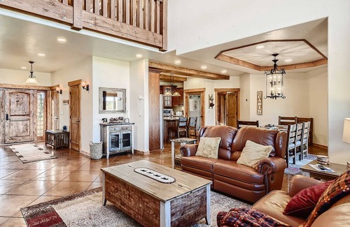 Florissant House | 287 m² House ∙ 4 bedrooms ∙ 13 guests