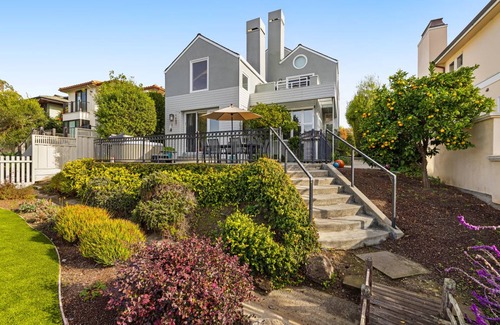 Eastside Santa Cruz House | 288 m² House ∙ 4 bedrooms ∙ 8 guests