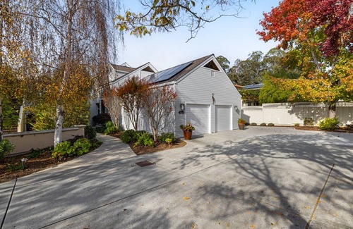 Eastside Santa Cruz House | 288 m² House ∙ 4 bedrooms ∙ 8 guests