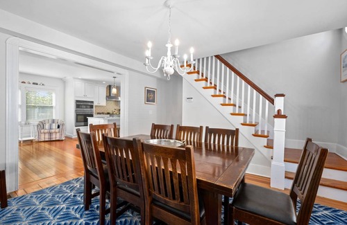 Chatham House | 289 m² House ∙ 8 bedrooms ∙ 18 guests
