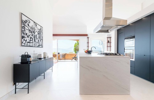 Mandelieu-La-Napoule Villa | 289m² Villa – 4 Br Pool & Sea View