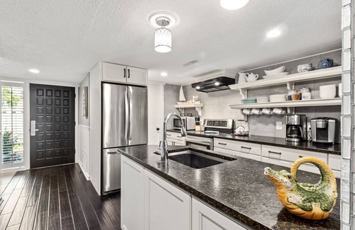 Shipyard Plantation Villa | 29 Sailmaster: Stunning Open Floorplan, Free Pool and Bikes. Sleeps 4