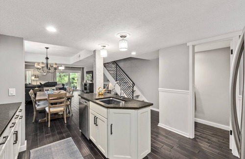 Shipyard Plantation Villa | 29 Sailmaster: Stunning Open Floorplan, Free Pool and Bikes. Sleeps 4