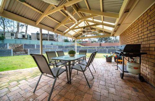 Nairne House | 290 m² House ∙ 4 bedrooms ∙ 10 guests