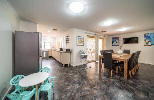 Nairne House | 290 m² House ∙ 4 bedrooms ∙ 10 guests