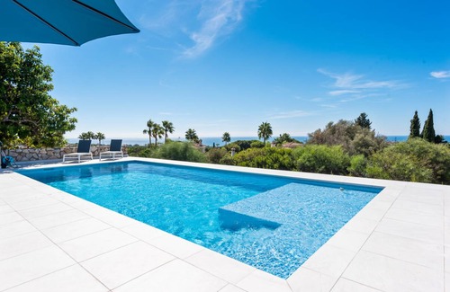 Urbanizacion Hacienda las Chapas Villa | 290 m² Villa ∙ 5 bedrooms ∙ 10 guests