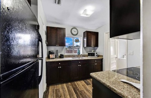 Highland Garden Villa | 2908 Hollywood in Hollywood