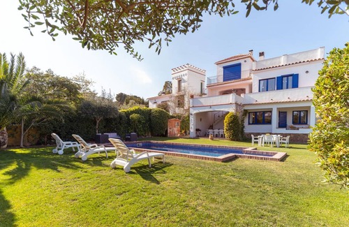 L'Escala Villa | 293 m² Villa ∙ 4 bedrooms ∙ 8 guests