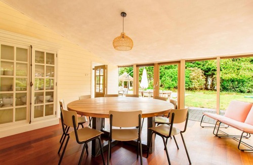 Municipality of Heerhugowaard Villa | 293 m² Villa ∙ 5 bedrooms ∙ 13 guests