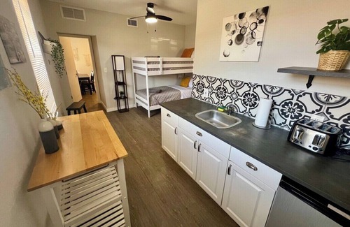 Allapattah Apartment | 2932 #2 · Cozy Allapattah Getaway