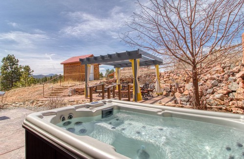 Woodland Park Cabin | 297 m² Cabin ∙ 3 bedrooms ∙ 10 guests
