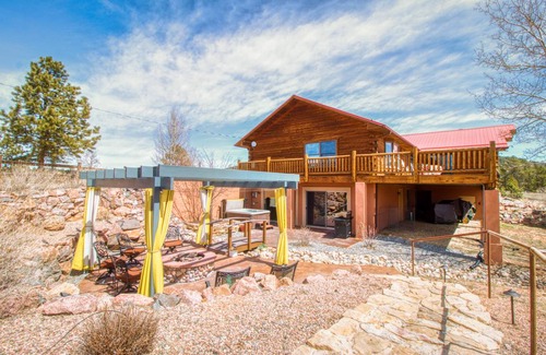 Woodland Park Cabin | 297 m² Cabin ∙ 3 bedrooms ∙ 10 guests