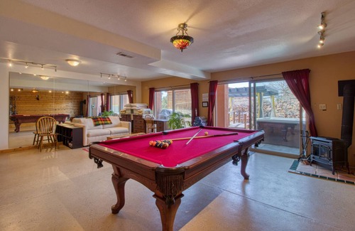 Woodland Park Cabin | 297 m² Cabin ∙ 3 bedrooms ∙ 10 guests