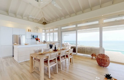 Pristine Bay House | 297 m² House ∙ 3 bedrooms ∙ 6 guests