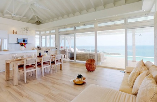 Pristine Bay House | 297 m² House ∙ 3 bedrooms ∙ 6 guests