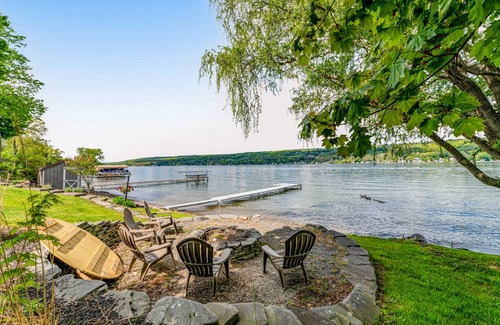Penn Yan House | 297 m² House ∙ 4 bedrooms ∙ 16 guests