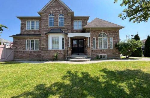Whitby House | 297 m² House ∙ 6 bedrooms ∙ 10 guests