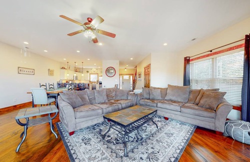 Andersonville House | 297 m² House ∙ 3 bedrooms ∙ 8 guests