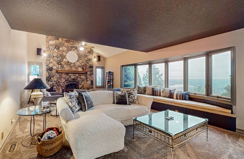 The Dalles House | 299 m² House ∙ 4 bedrooms ∙ 13 guests