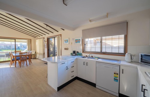 Port Macquarie House | 29A Ballina Crescent - Relaxing Waterside Canal Home
