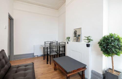 Harlesden Apartment | 2A - Bright & Airy 2 Bed Flat - 20 Mins to Central