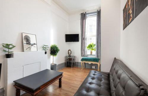 Harlesden Apartment | 2A - Bright & Airy 2 Bed Flat - 20 Mins to Central