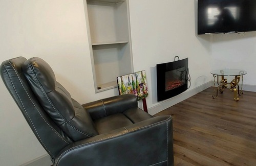 Lubbock House | 2A. Experience Affordable Cozy Private Barn-do in Lubbock