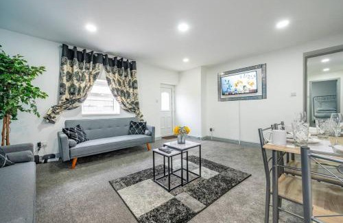 Beeston House | *2a* ground floor house setup for your most amazing & relaxed stay + Free Parking + Free Fast WiFi