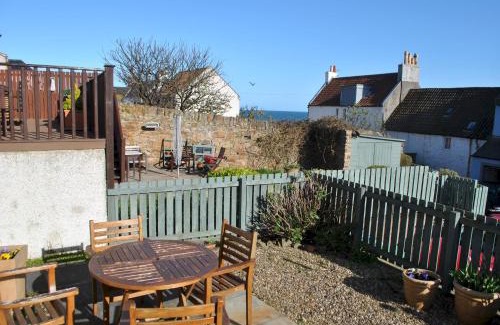 St Monans House | 2a Rose St- cosy coastal cottage Fife