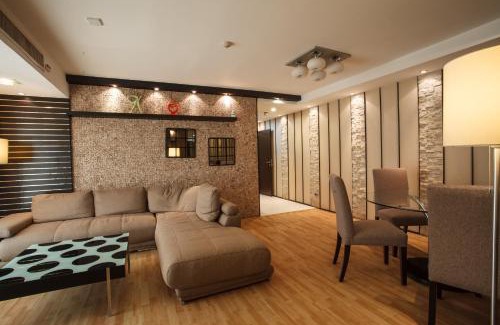 Khlong Toei Nuea House | 2A-Short-term rental allowed-2BRs Downtown Bangkok