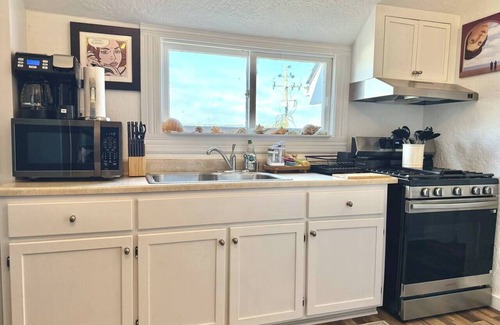 Arcata Apartment | 2B/1B Chic Downtown Luxury Apt
