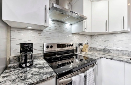 Clearwater Apartment | 2b/2b 90d rental, golf course + htd pool + hot tub