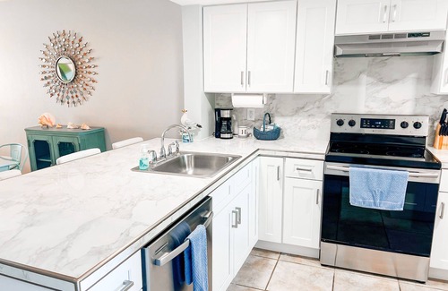 Cocoa Beach Condo | 2B/2B Ground Floor/Poolside/Ocean Front
