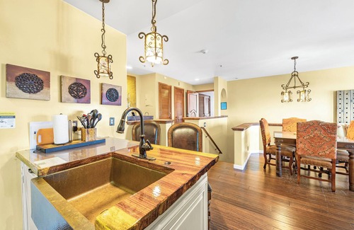 Avalon Condo | 2B | 2B Townhome Villa W/OCEAN Views & 4 Seater Cart