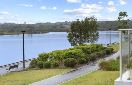 Rhodes Apartment | 2B APT with Stunning Waterfront View