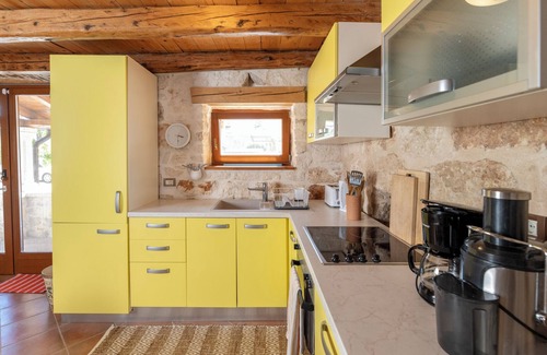 Flengi House | 2B Entire Holiday Home. Pool, Parking, Pergola, Private. Quiet Village Location.