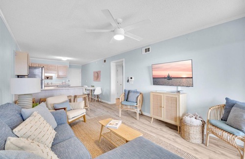 North Carolina Coast Condo | 2B, Oceanfront, First Floor, Pool, King Bed