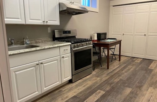 Queen Anne House | 2B1B MIL Top Queen Anne House, 5 min 2 DT