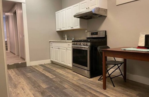Queen Anne House | 2B1B MIL Top Queen Anne House, 5 min 2 DT
