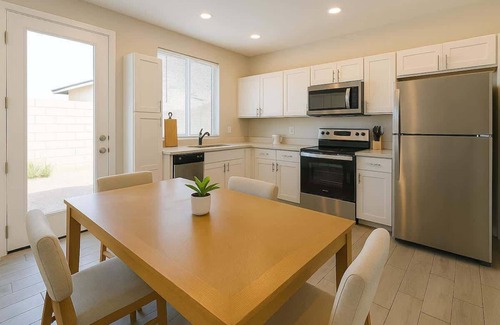Glendale Apartment | 2B2B Free Parking & Premium Beds