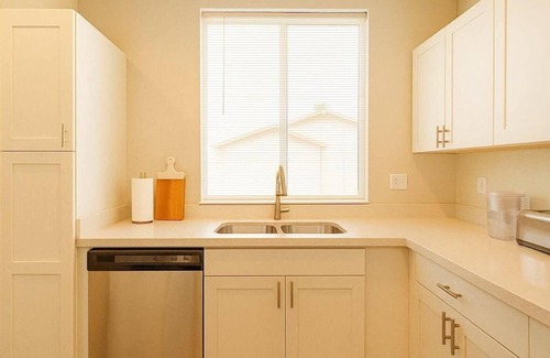 Glendale Apartment | 2B2B Free Parking & Premium Beds