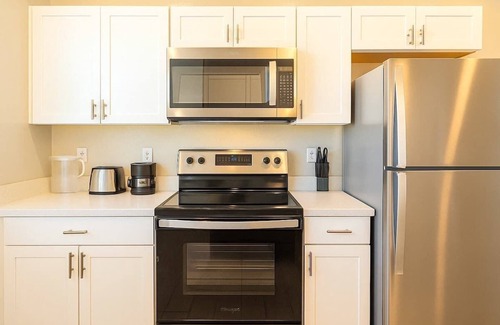 Glendale Apartment | 2B2B Free Parking & Premium Beds