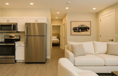 Glendale Apartment | 2B2B Free Parking & Premium Beds